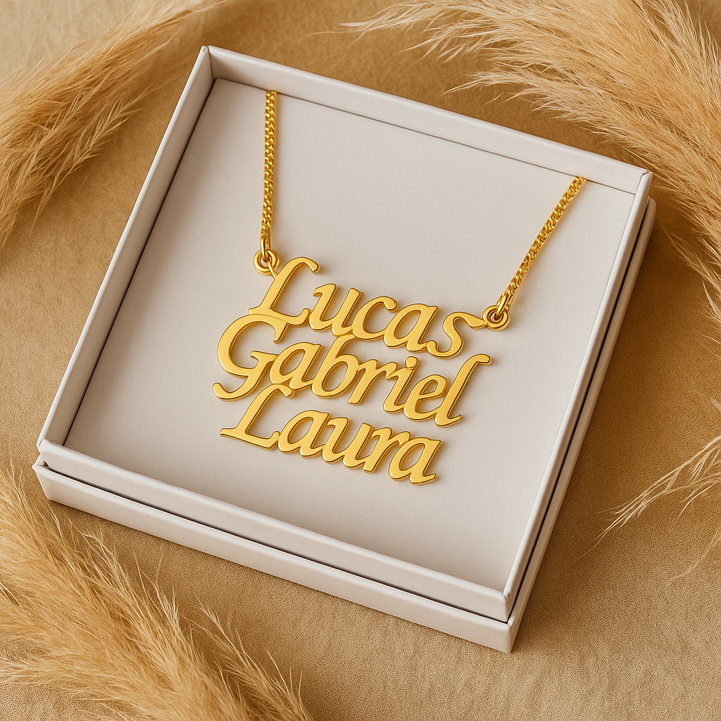 Colar com 3 nomes banhado a ouro 18 k